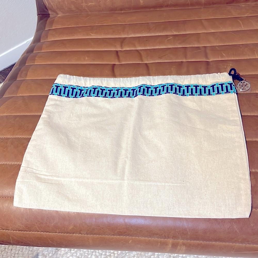 NWOT TORY BURCH Cream Colored Accessory Bag